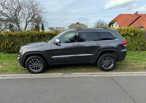 Jeep Grand Cherokee cena 115000 przebieg: 61495, rok produkcji 2019 z Września małe 92